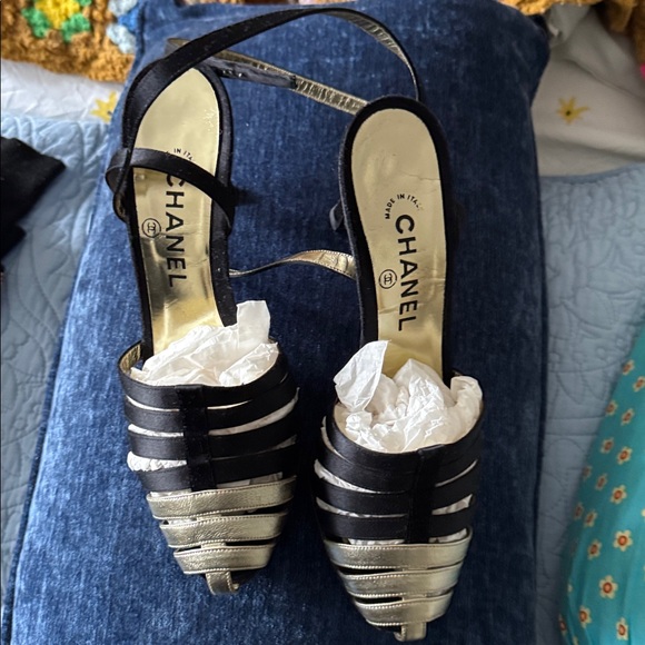 Shoe - Picture 9 of 10